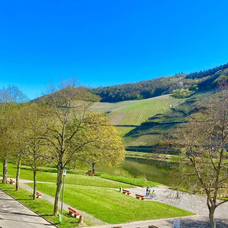 Hotel Krone Riesling Триттенхайм Экстерьер фото