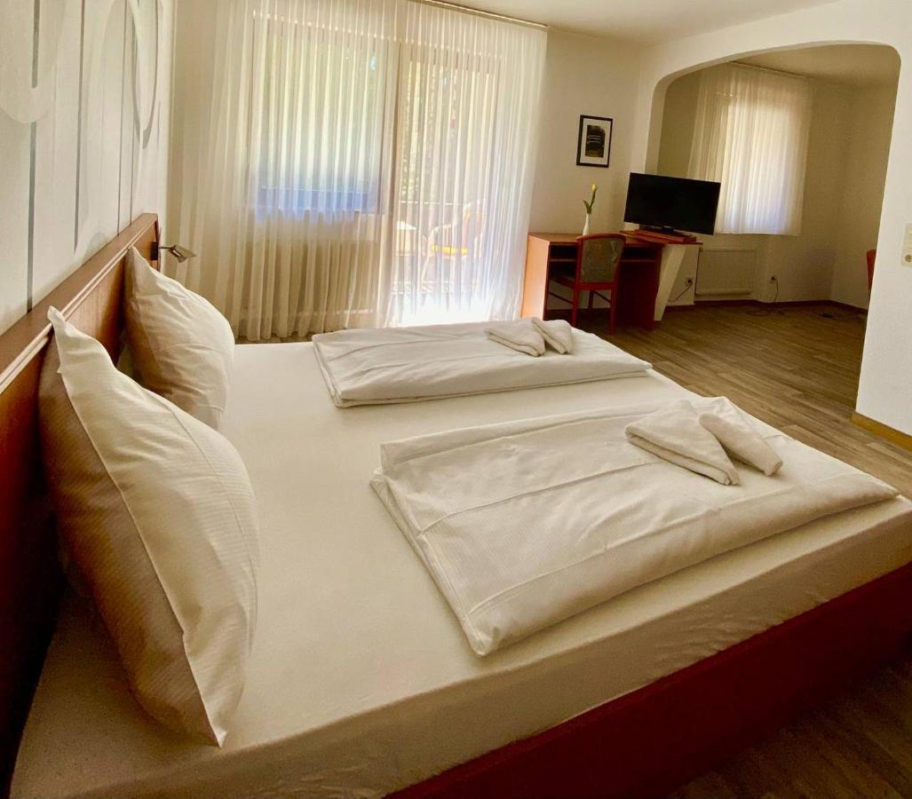 Hotel Krone Riesling Триттенхайм Экстерьер фото