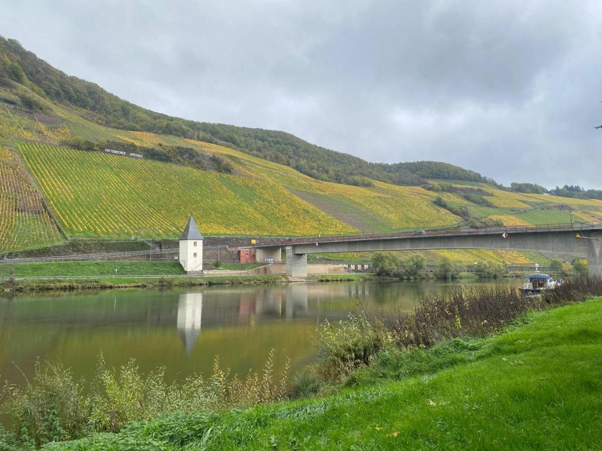 Hotel Krone Riesling Триттенхайм Экстерьер фото