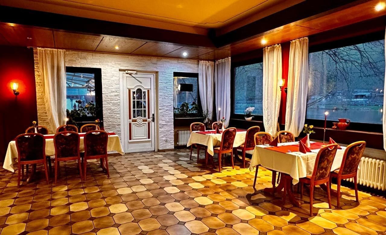 Hotel Krone Riesling Триттенхайм Экстерьер фото