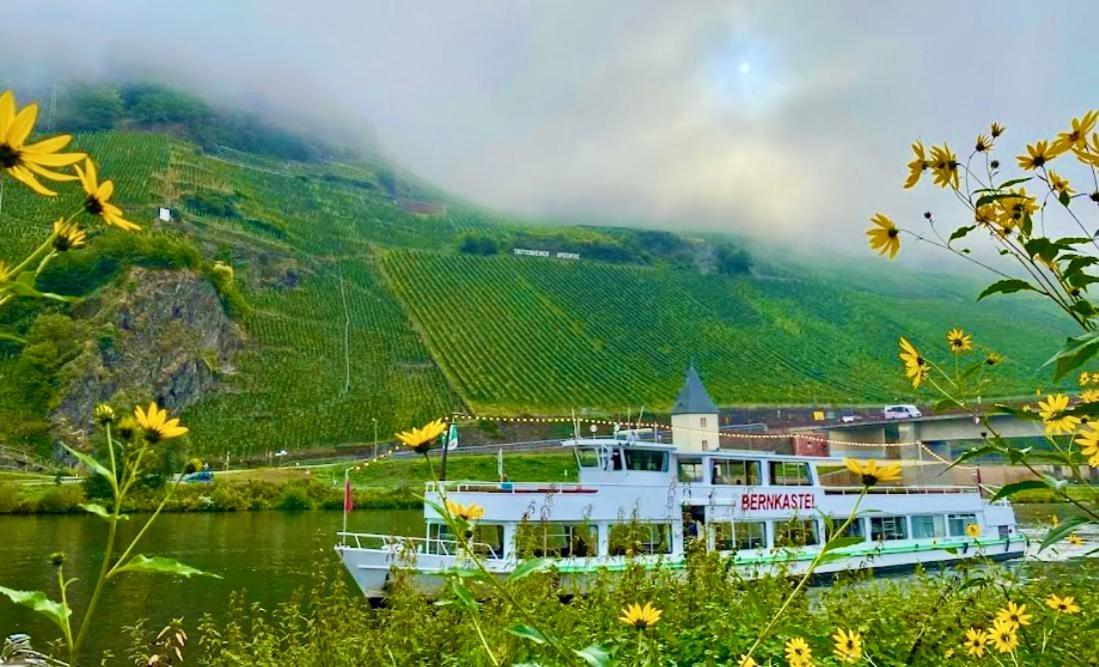 Hotel Krone Riesling Триттенхайм Экстерьер фото